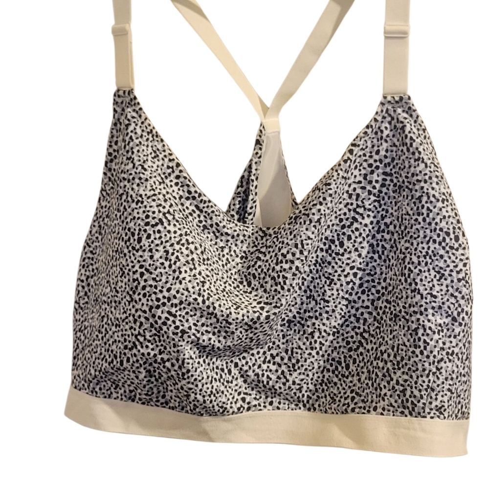 Old Navy Black and White Patterned Activewear Top Size 4X NWOT - Picture 2 of 6